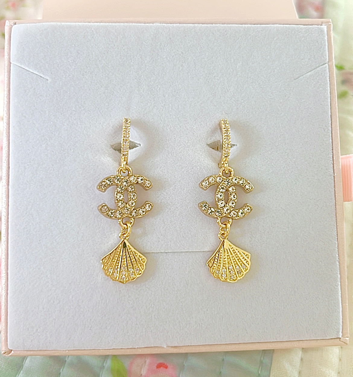 The Mini Seashell Earrings