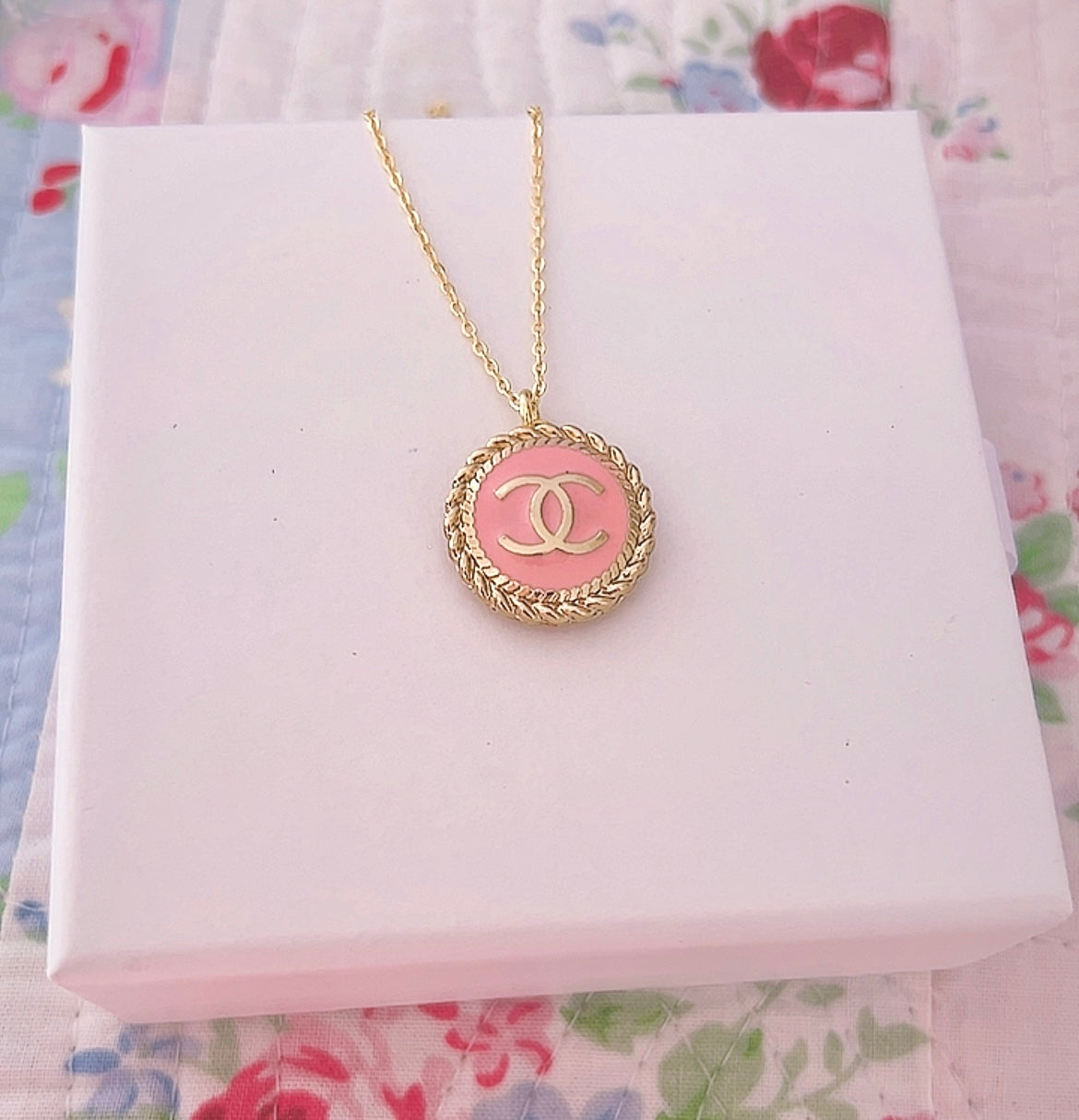 The Medallion Chain Necklace in Pink