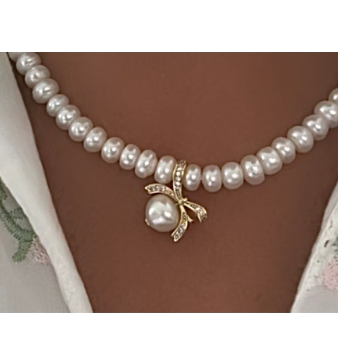 The Lily Necklace