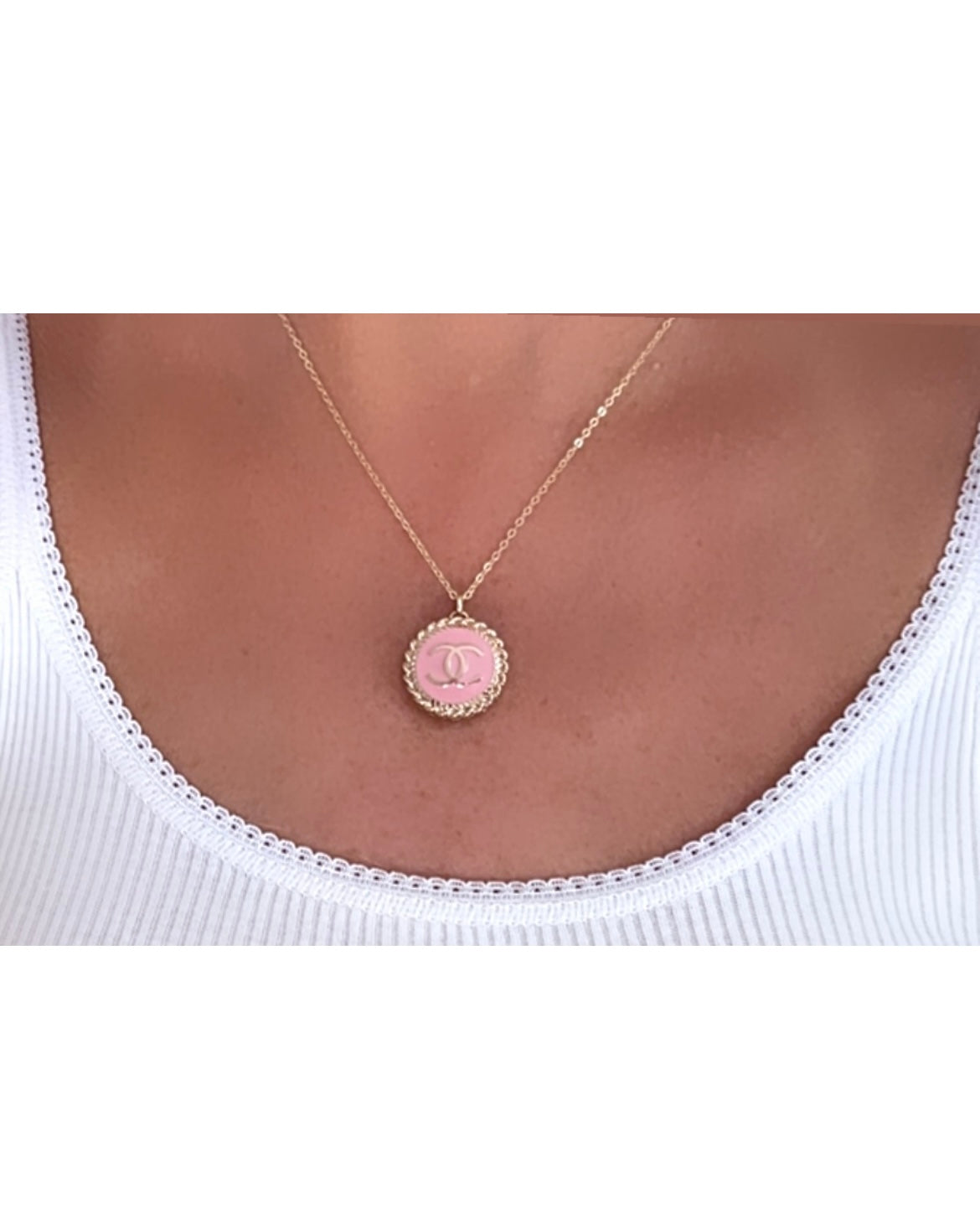 The Medallion Chain Necklace in Pink