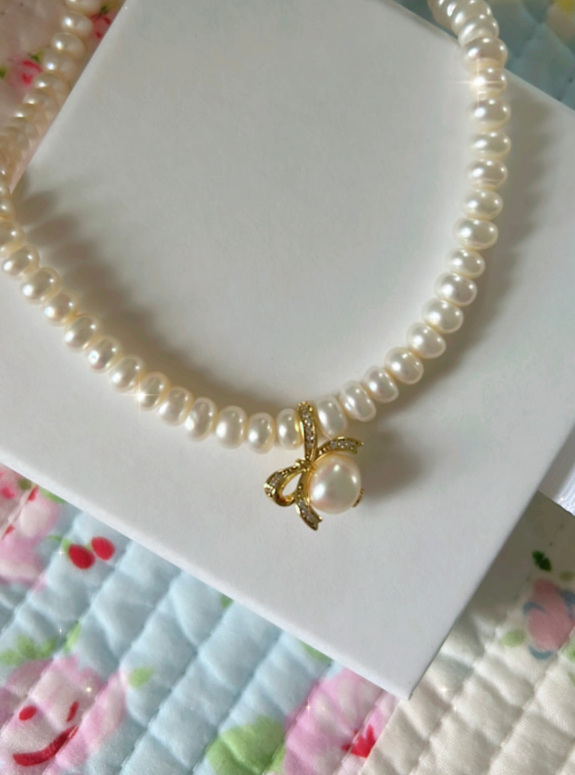 The Lily Necklace