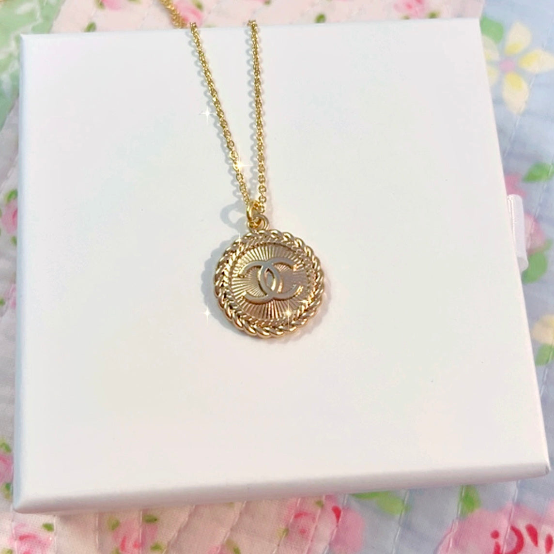 The Medallion Necklace in Gold