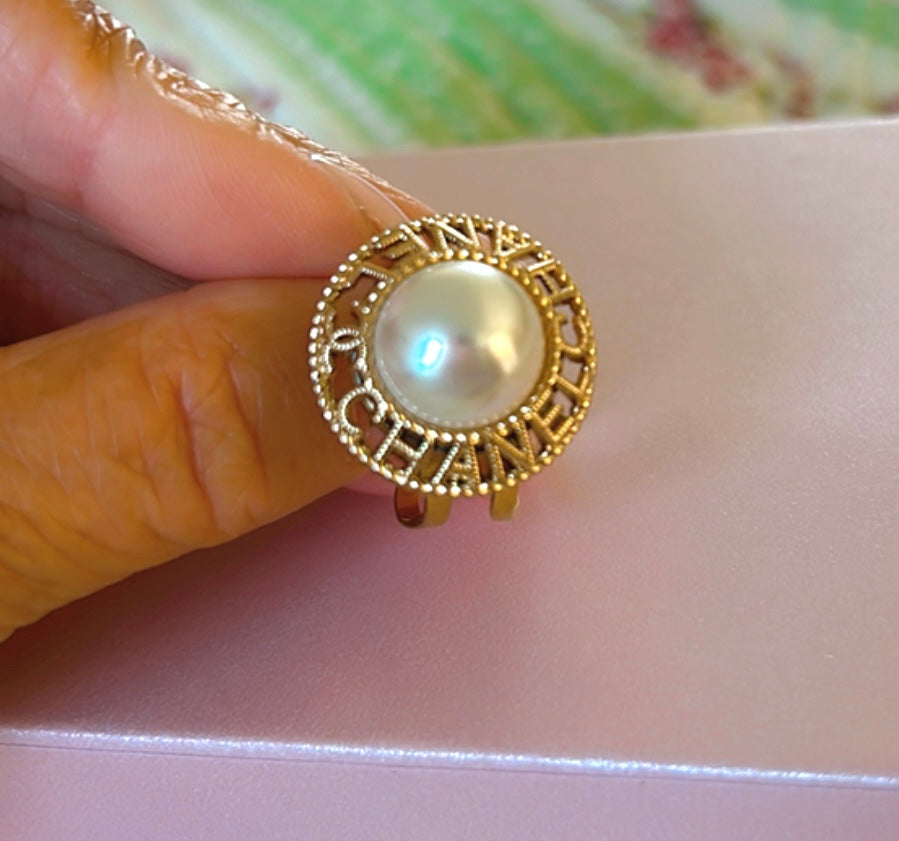 The Cabochon Ring