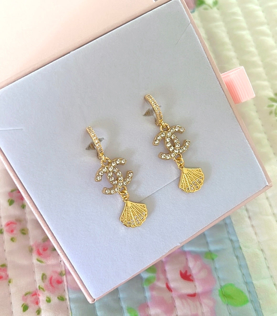 The Mini Seashell Earrings
