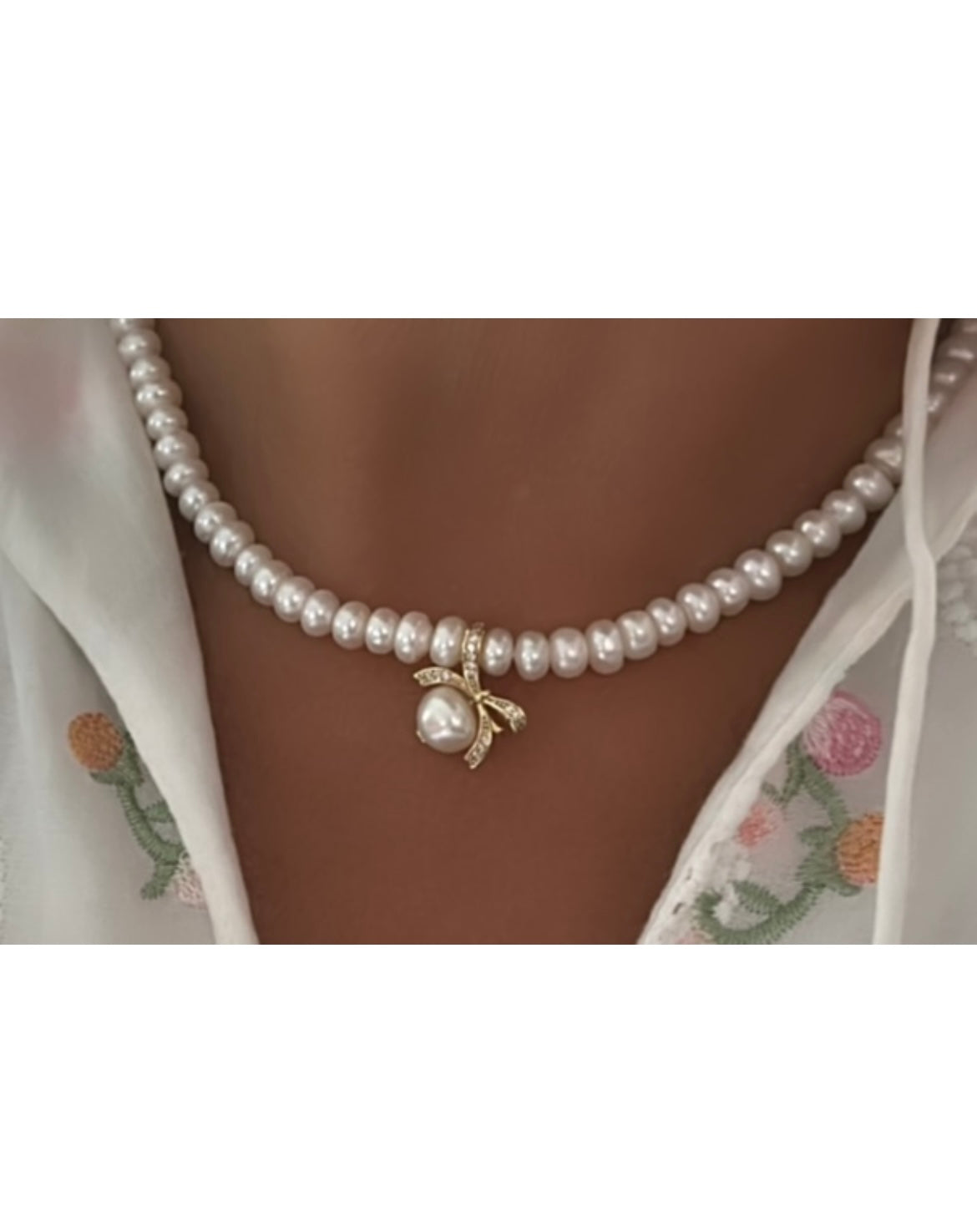 The Lily Necklace