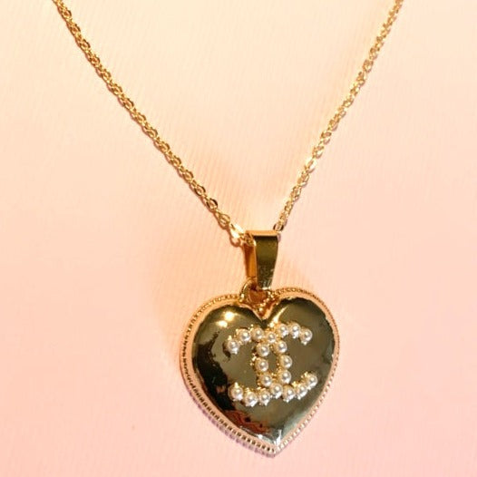 The Golden Heart Dainty Necklace in Gold