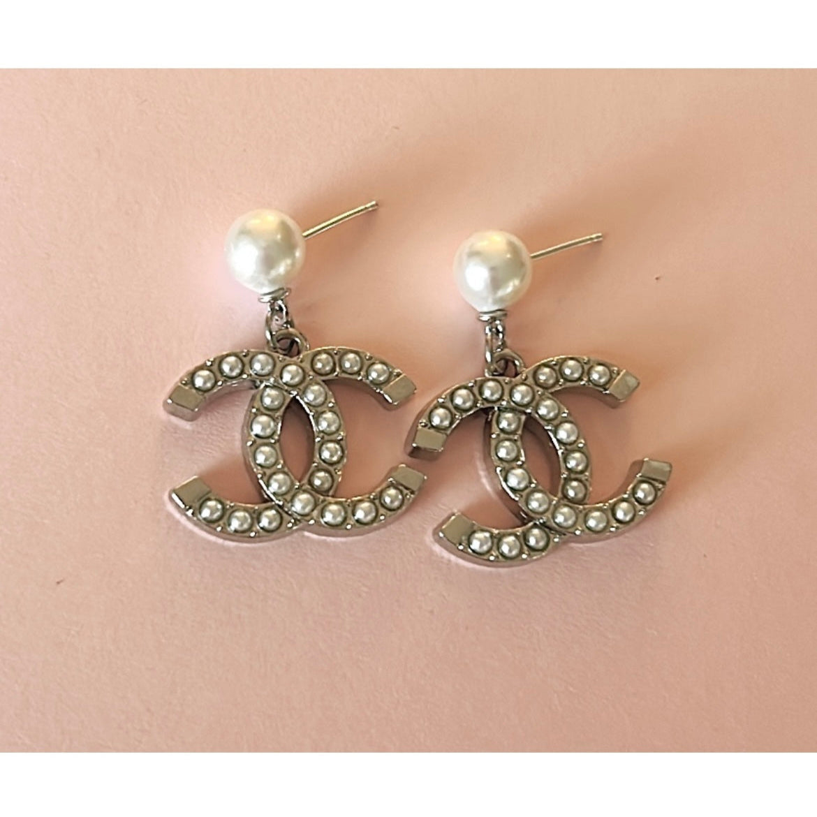 The Karly Pearl Earrings in Silver