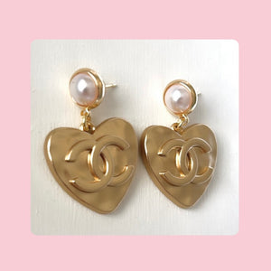 The Jumbo Heart Earrings in Gold
