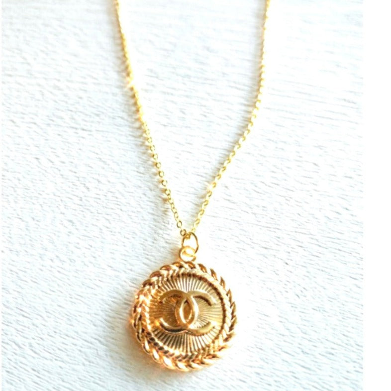 The Medallion Necklace in Gold